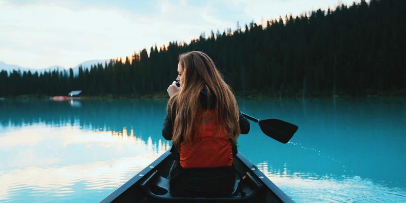 Lili Li的视觉叙事：摄影与排版如何提升生活美学博客的感染力